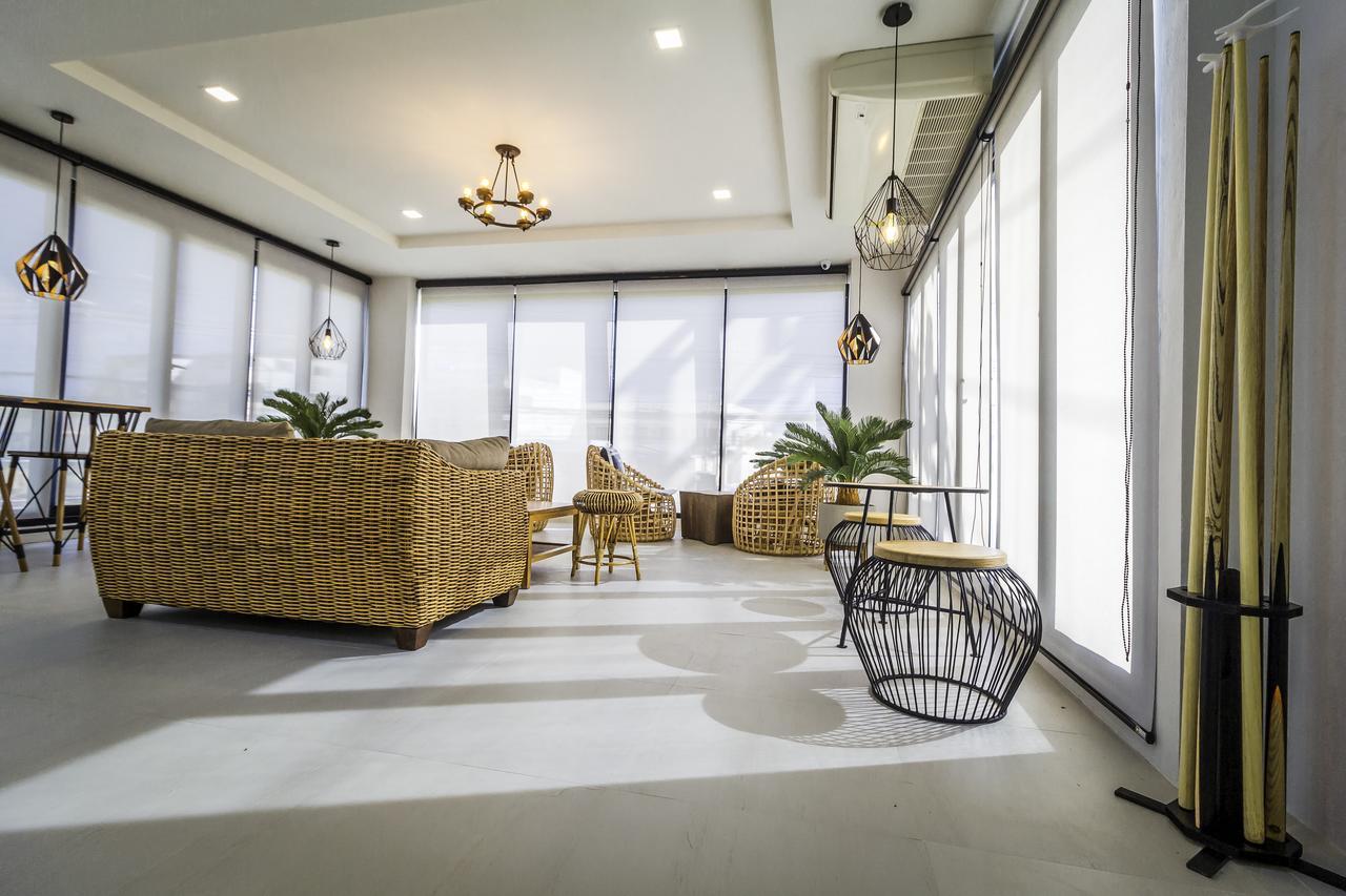 Triple Z Hotel Hua Hin Bagian luar foto