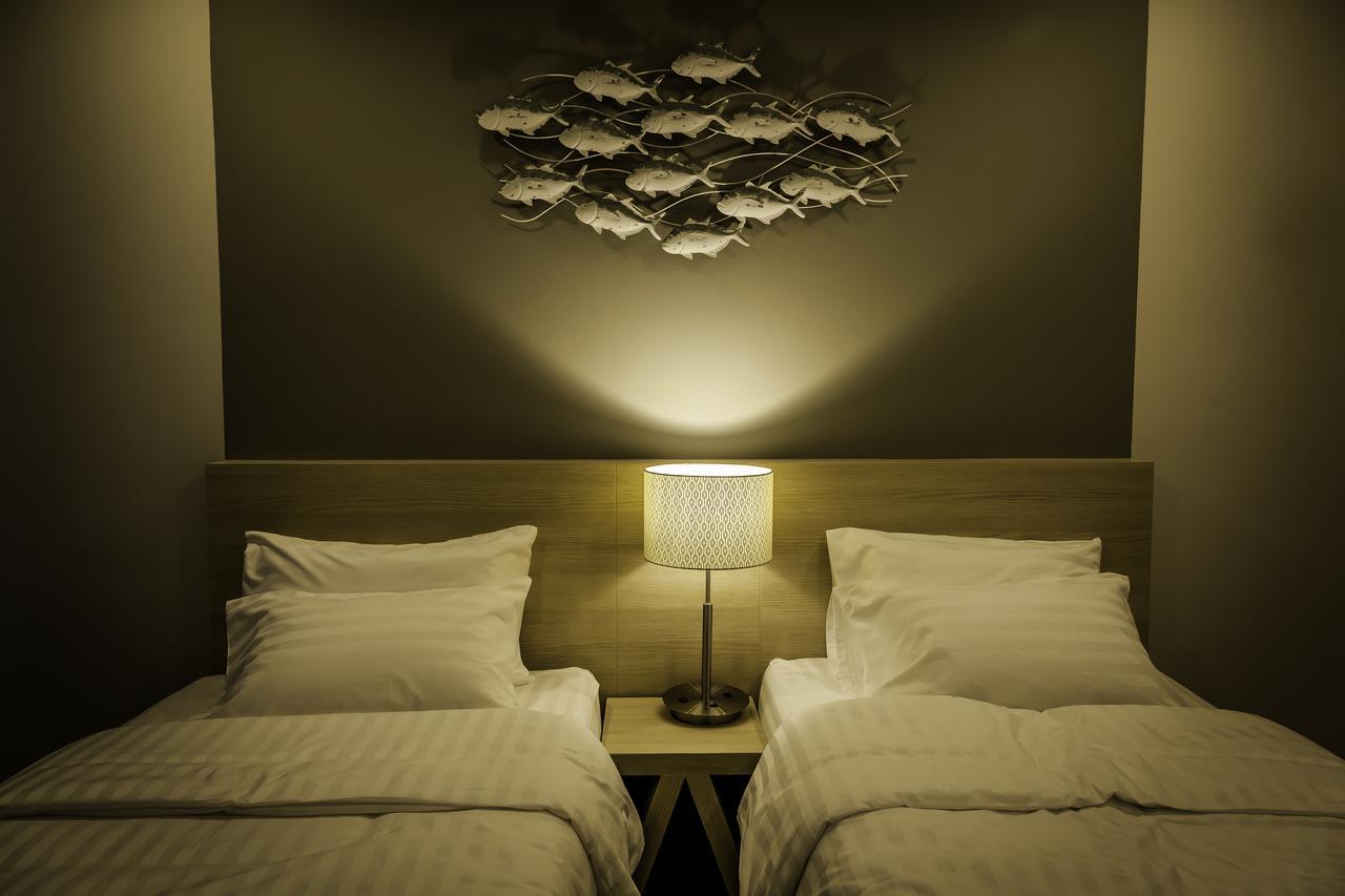 Triple Z Hotel Hua Hin Bagian luar foto
