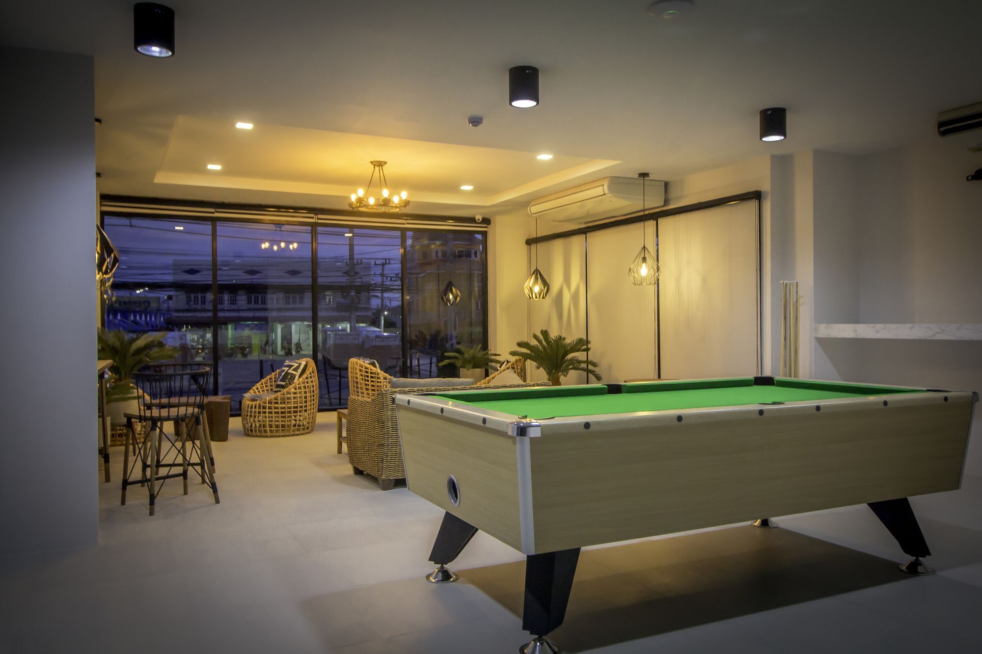 Triple Z Hotel Hua Hin Bagian luar foto
